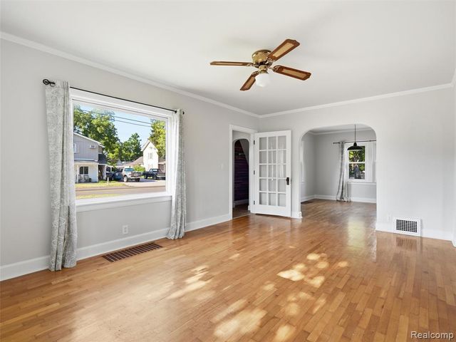 529 E Broad Street, Linden, MI 48451