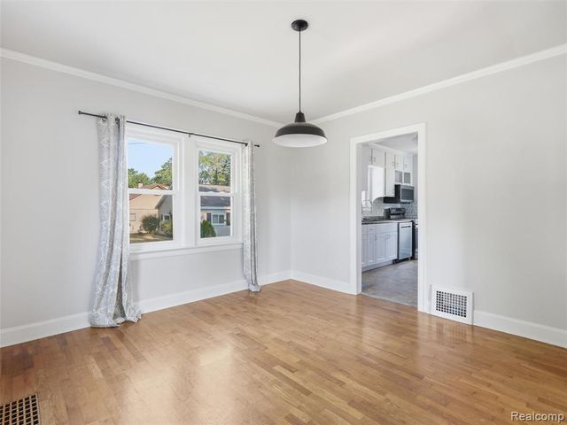 529 E Broad Street, Linden, MI 48451