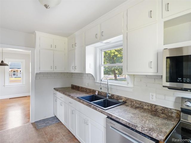 529 E Broad Street, Linden, MI 48451