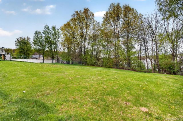 9 Silo Farm Place, Middletown, NY 10941