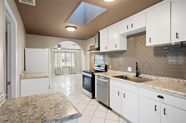 805 CENTER STREET, Dundee, FL 33838