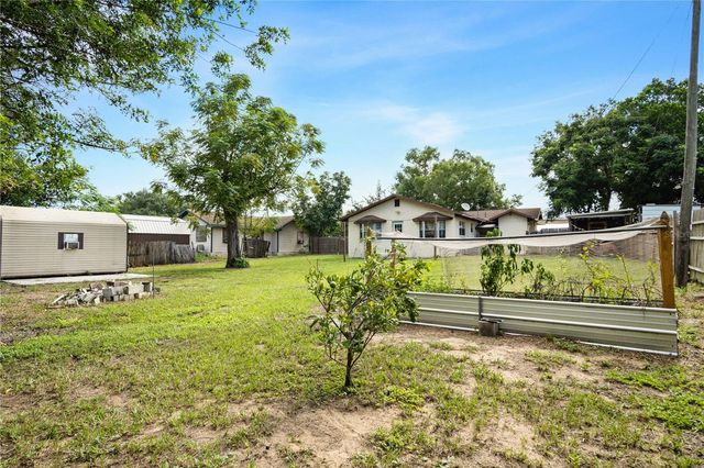 805 CENTER STREET, Dundee, FL 33838