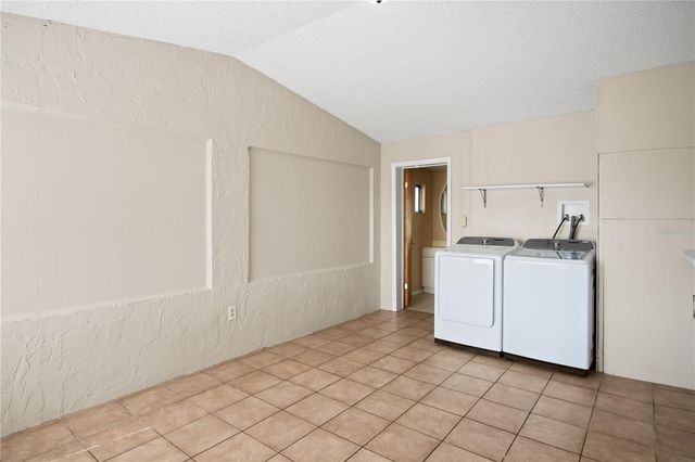 805 CENTER STREET, Dundee, FL 33838