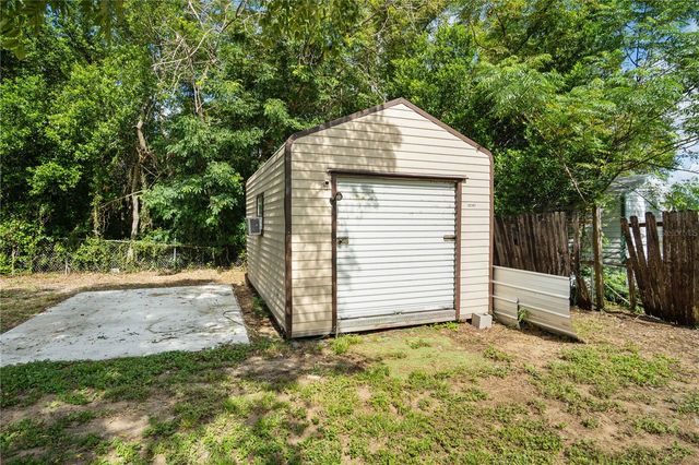 805 CENTER STREET, Dundee, FL 33838