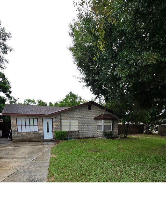 805 CENTER STREET, Dundee, FL 33838