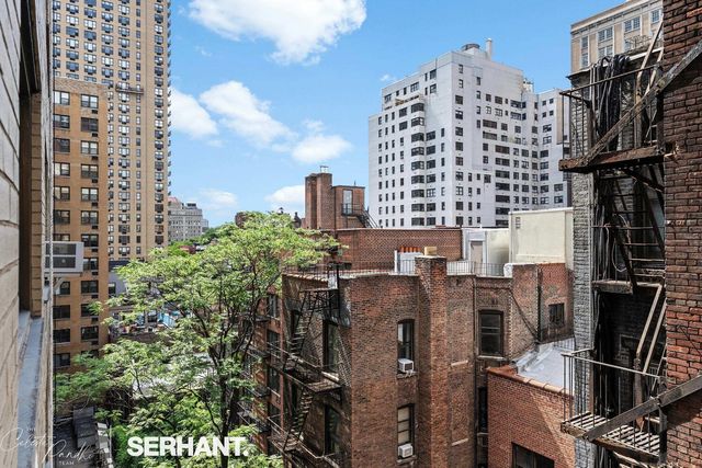 130 E 18th St Apt 8K, New York City, NY 10003