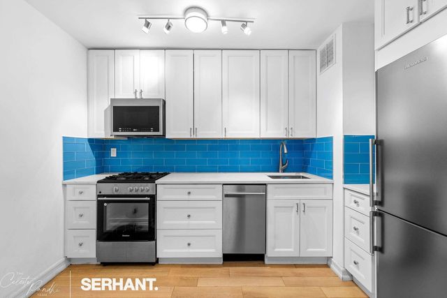 130 E 18th St Apt 8K, New York City, NY 10003