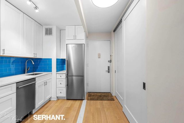 130 E 18th St Apt 8K, New York City, NY 10003