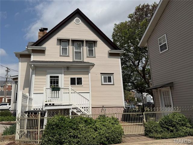 114 E Main Street, Greenville, IL 62246