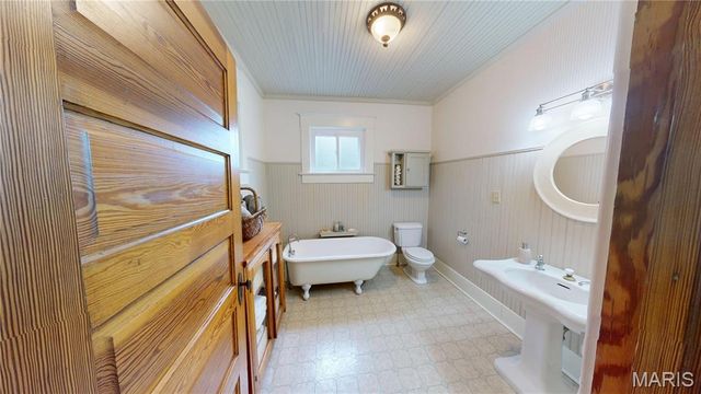 114 E Main Street, Greenville, IL 62246