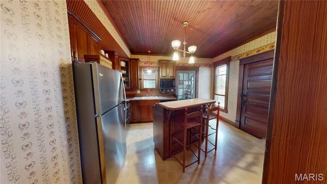 114 E Main Street, Greenville, IL 62246