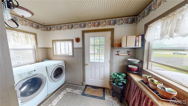 114 E Main Street, Greenville, IL 62246