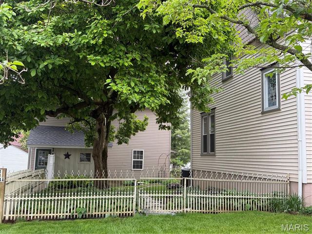 114 E Main Street, Greenville, IL 62246