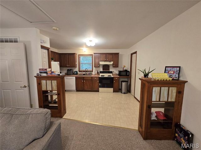 114 E Main Street, Greenville, IL 62246