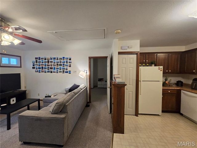 114 E Main Street, Greenville, IL 62246