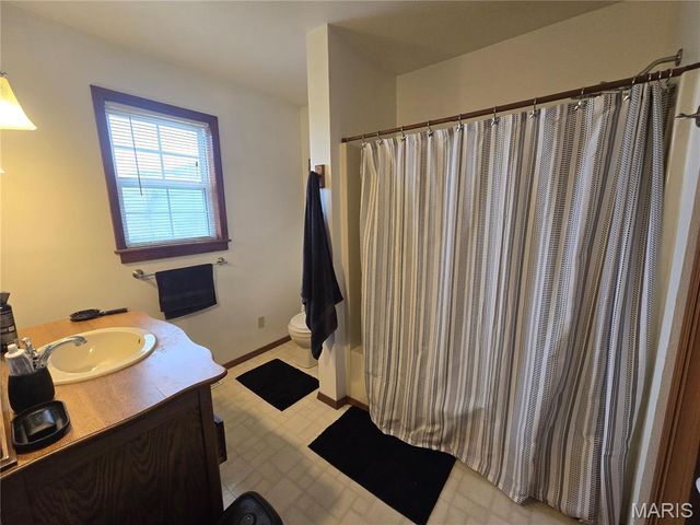 114 E Main Street, Greenville, IL 62246
