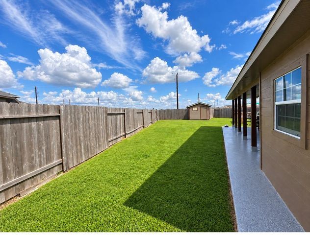 8823 Sandhill Crane Road, Baytown, TX 77521