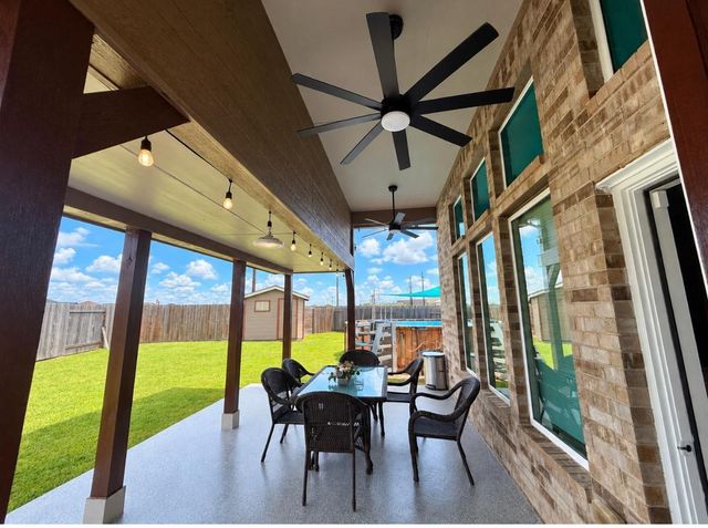 8823 Sandhill Crane Road, Baytown, TX 77521