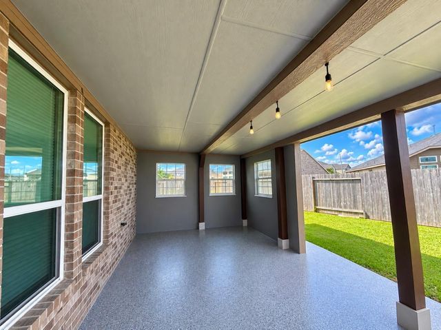 8823 Sandhill Crane Road, Baytown, TX 77521