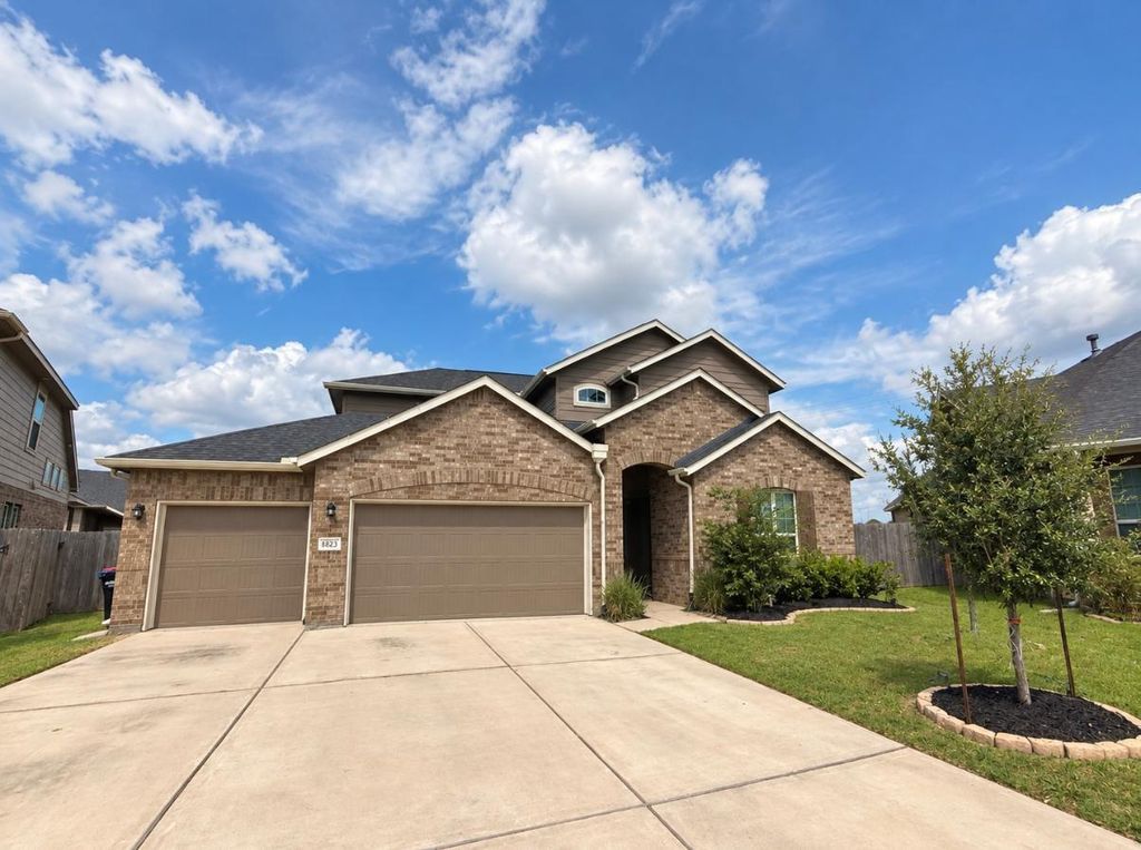 8823 Sandhill Crane Road, Baytown, TX 77521