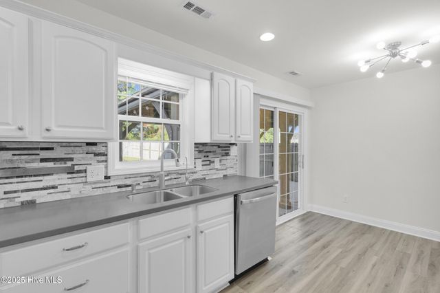 204 Two Oaks Court, Newport, NC 28570