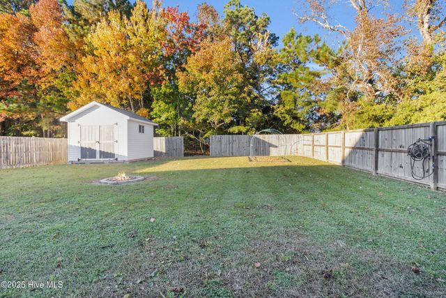 204 Two Oaks Court, Newport, NC 28570