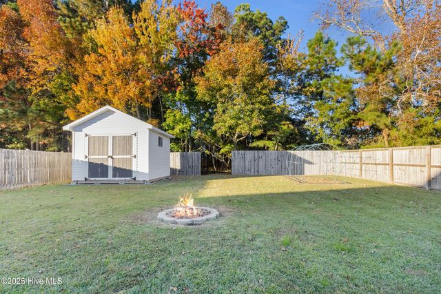 204 Two Oaks Court, Newport, NC 28570