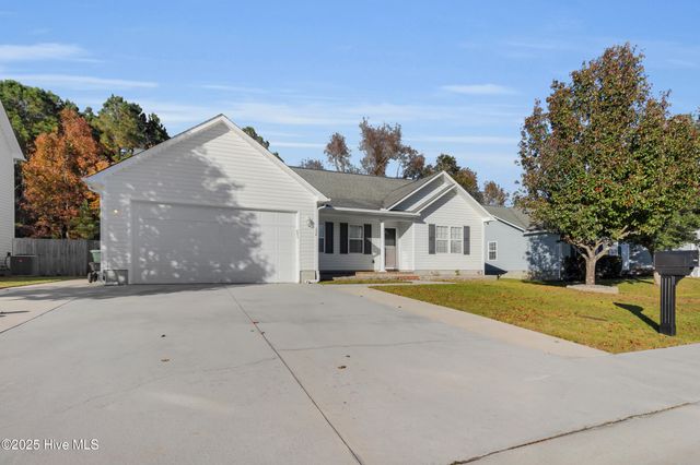 204 Two Oaks Court, Newport, NC 28570