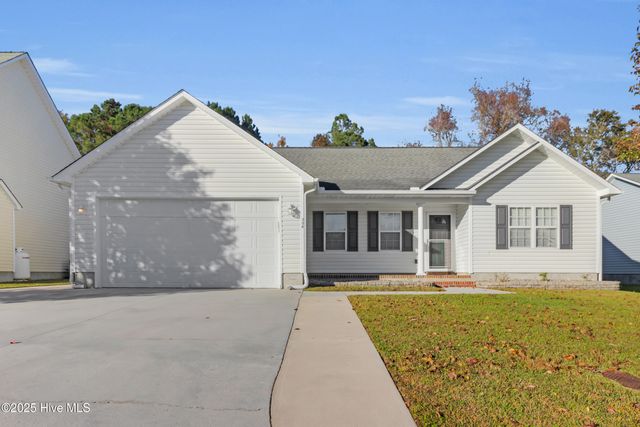 204 Two Oaks Court, Newport, NC 28570