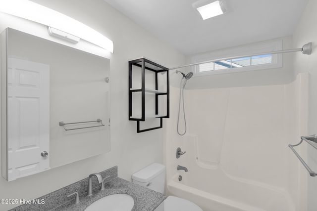 204 Two Oaks Court, Newport, NC 28570