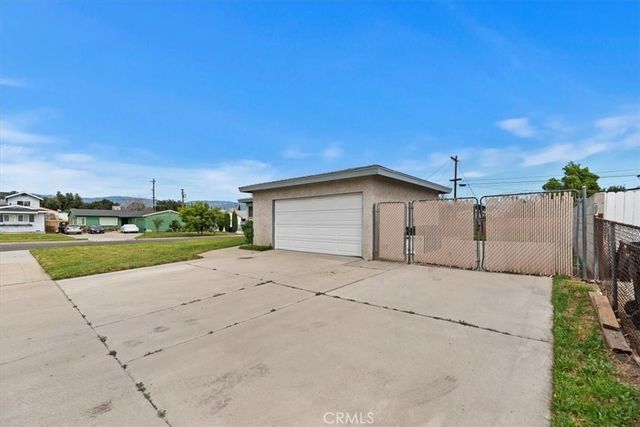 333 S Pampas, Rialto, CA 92376