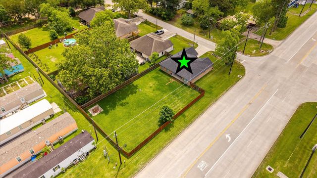 12326 11th Street, Santa Fe, TX 77510