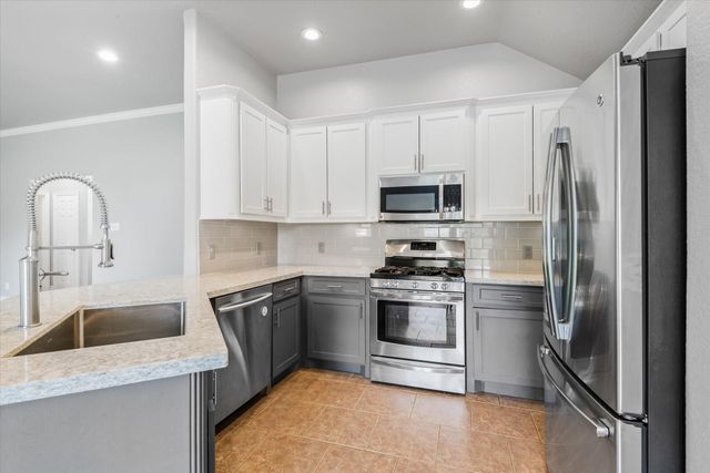 12326 11th Street, Santa Fe, TX 77510