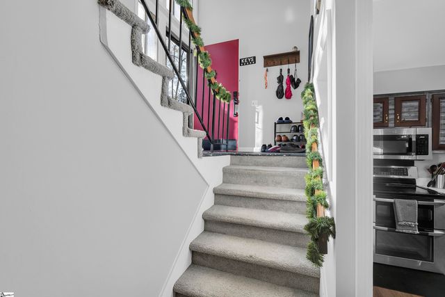 70 Briarview Circle, Greenville, SC 29615