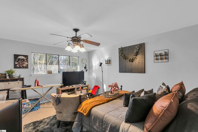 70 Briarview Circle, Greenville, SC 29615