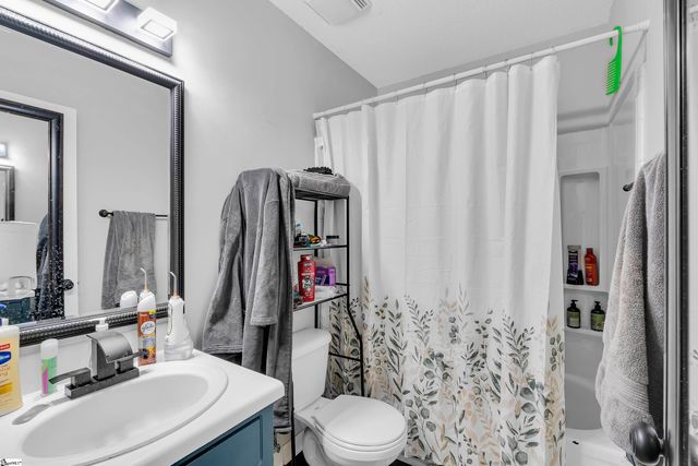 70 Briarview Circle, Greenville, SC 29615