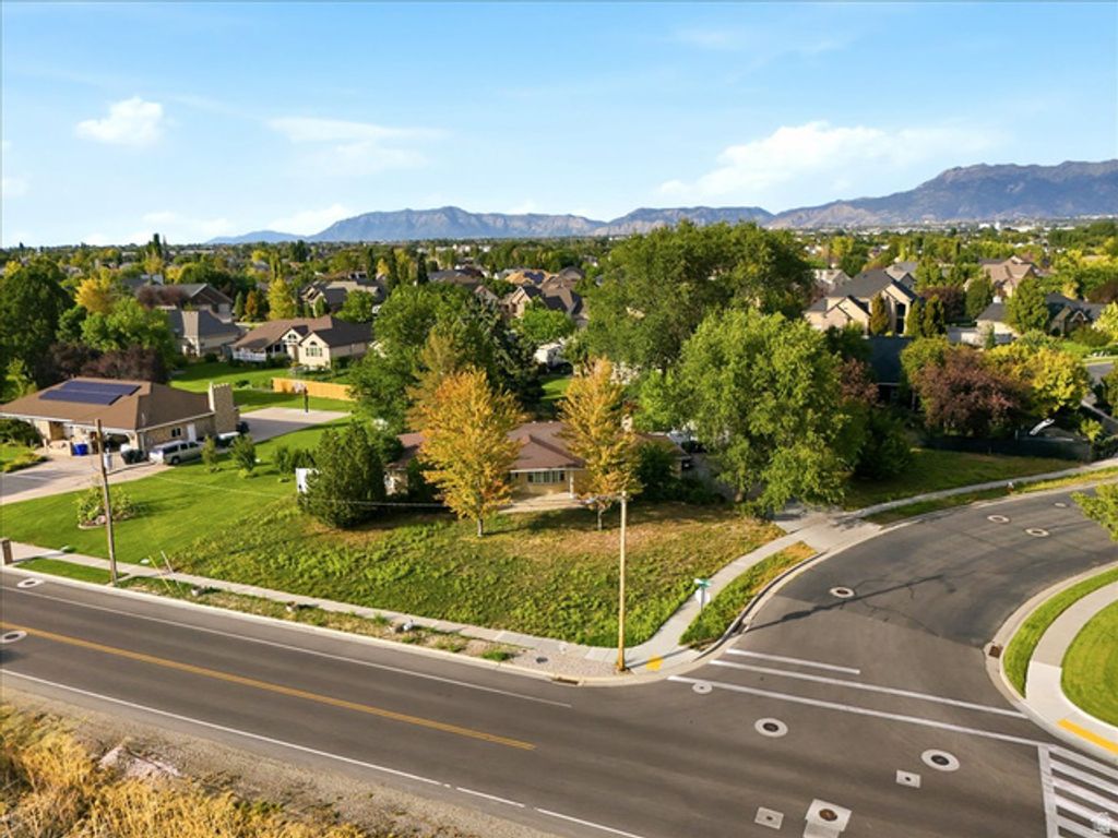 2455 S BLUFF RD, Syracuse, UT 84075 — photo 5