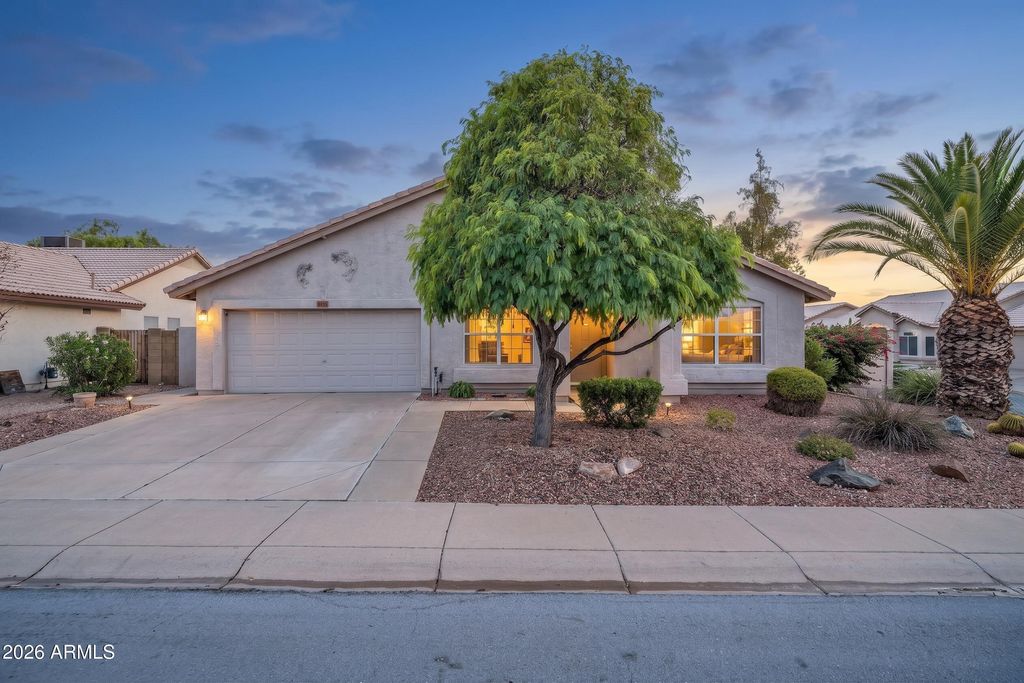 4303 E ANGELA Drive, Phoenix, AZ 85032