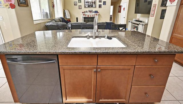 4793 N Emerald Peak Drive, Clovis, CA 93619