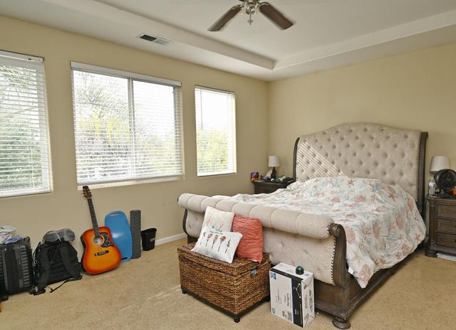 4793 N Emerald Peak Drive, Clovis, CA 93619