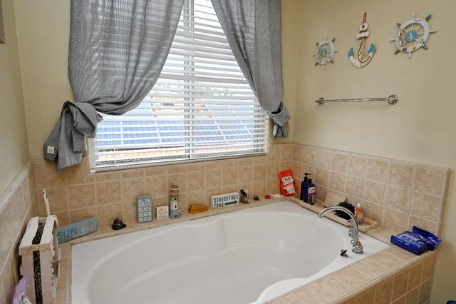 4793 N Emerald Peak Drive, Clovis, CA 93619