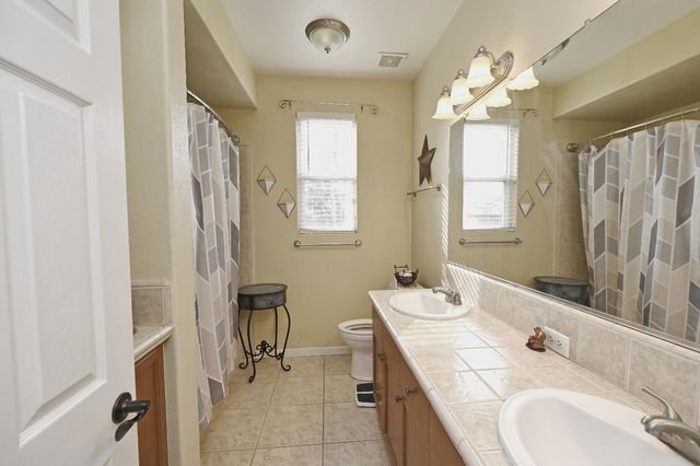 4793 N Emerald Peak Drive, Clovis, CA 93619