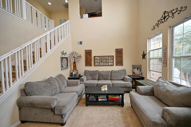 4793 N Emerald Peak Drive, Clovis, CA 93619