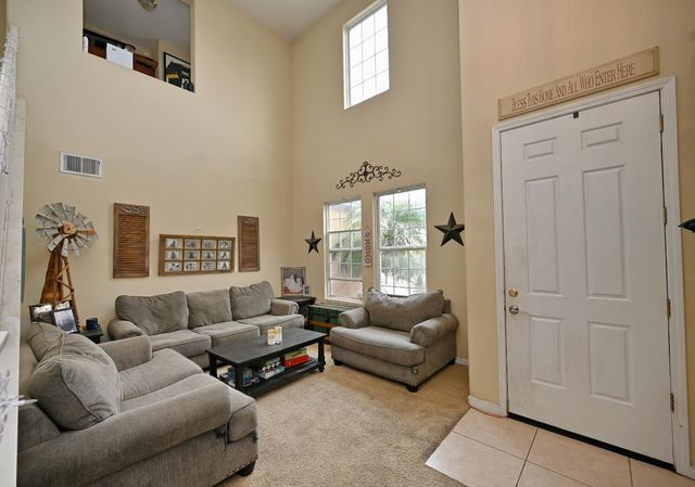 4793 N Emerald Peak Drive, Clovis, CA 93619