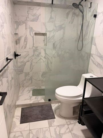 26 Diplomat Pkwy 2214, Hallandale Beach, FL 33009