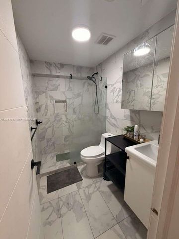 26 Diplomat Pkwy 2214, Hallandale Beach, FL 33009