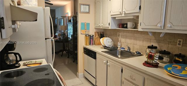 2649 NW 48th Terrace 338, Lauderdale Lakes, FL 33313