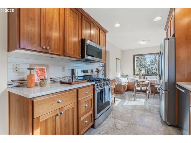 1721 Ne 62ND Ave, Portland, OR 97213