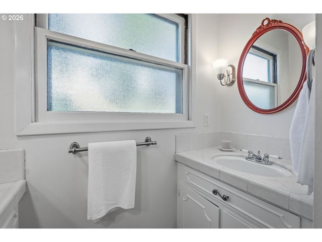 1721 Ne 62ND Ave, Portland, OR 97213