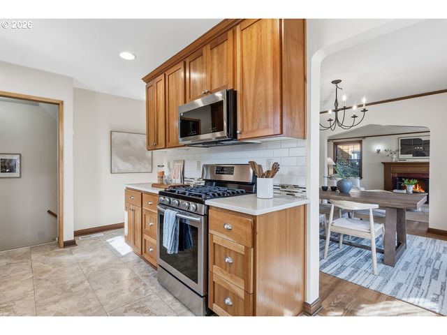 1721 Ne 62ND Ave, Portland, OR 97213